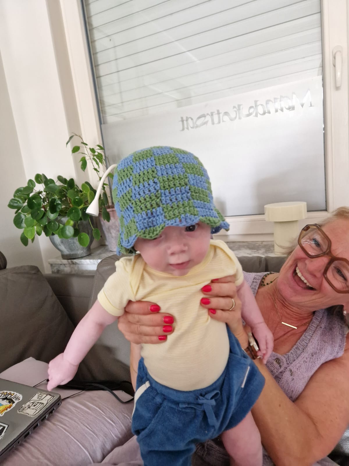 Gehaakt buckethat baby