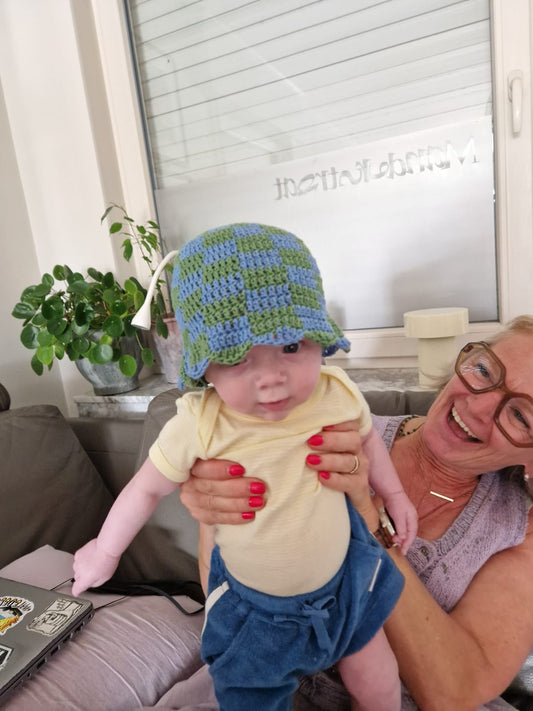 Gehaakt buckethat baby