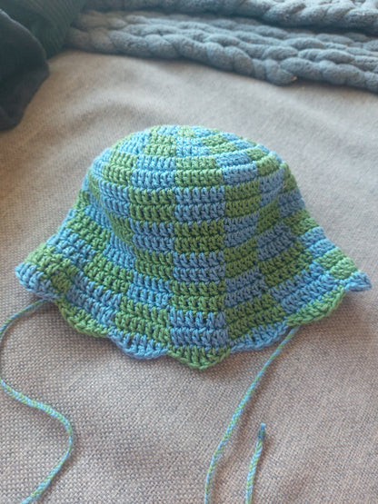 Gehaakt buckethat baby